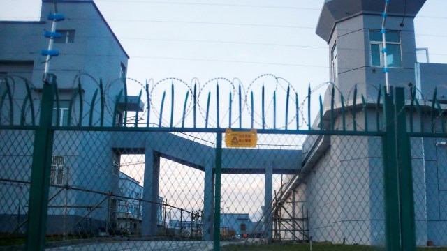 Kamp penjara Uighur di Dabancheng, Xinjiang. (Foto: Reuters/ Thomas Peter)