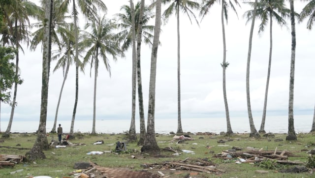 Kisahku Selamat dari  Tsunami saat Menginap di Pantai Sumur 