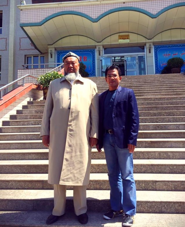 Rektor Akademi Islam Xinjiang (kiri). (Foto: Dok. Iman Brotoseno)