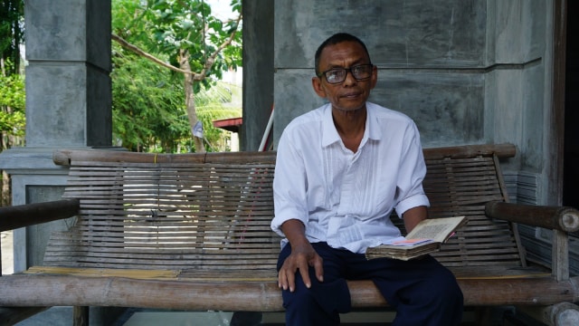 Kolektor manuskrip Aceh, Tarmizi A Hamid mengumpulkan sebanyak 600 manuskrip (kitab kuno) Aceh sejak tahun 1995. (Foto: Zuhri Noviandi/kumparan)
