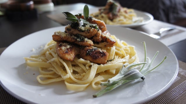 spaghetti ayam (Foto: Flickr/Andrea Goh)