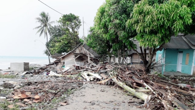 Situasi Desa Pulau Sebesi usai diterjang tsunami. (Foto: Dok. Syamsiar)