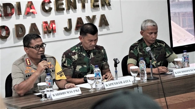 Konferensi pers terkait penembakan Anggota TNI, Media Center, Kodam Jaya, Jakarta, Rabu (26/12/2018). (Foto: Jamal Ramadhan/kumparan)