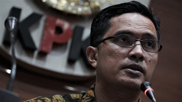 Juru bicara KPK, Febri Diansyah saat memberikan keterangan kepada wartawan di Gedung KPK, Jakarta, Rabu (26/12/2018). Foto: Jamal Ramadhan/kumparan