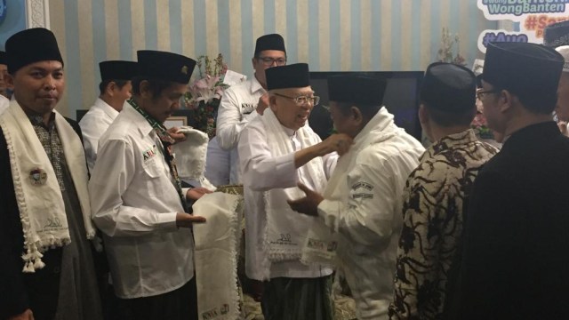 Deklarasi Dukungan Persatuan Muballigh Ahlussunnah Wal Jama'ah se-Pulau Jawa. (Foto: Rafyq Panjaitan/kumparan)