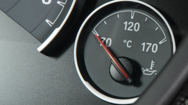 Ilustrasi indikator suhu mesin mobil. Foto: carvillesautomart.com