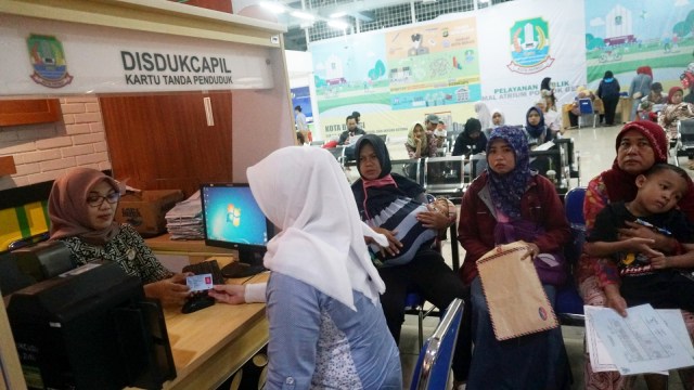 Pembuatan e-KTP, Pusat Perbelanjaan, Pondok Gede, Bekasi