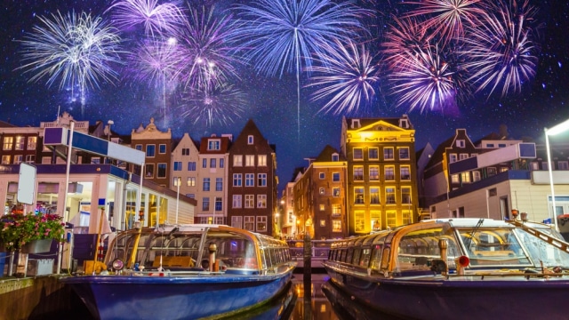 Tahun baru di Amsterdam, Belanda (Foto: Shutter Stock)