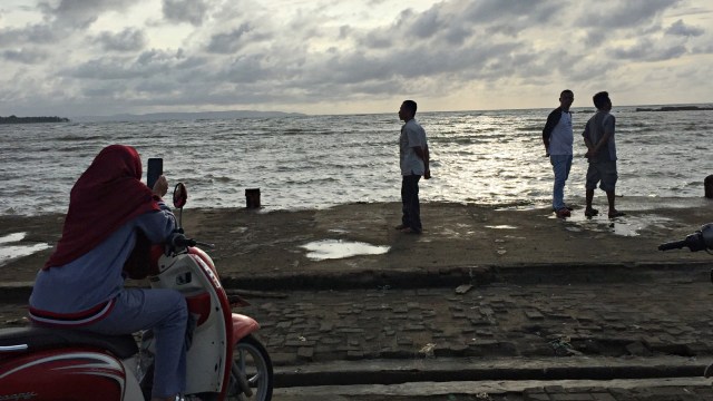 Kawasan wisata kuliner Batako, yang menjadi salah satu lokasi terdampak tsunami di Pandeglang. (Foto: Fachrul Irwinsyah/kumparan)