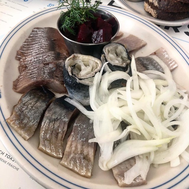 Acar ikan herring (Foto: Instagram/ @alistairmaddox)