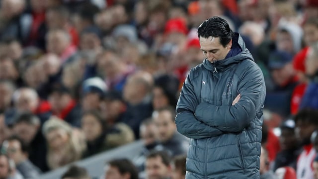 Ekspresi kekecewaan Emery di Anfield. (Foto: Carl Recine/Reuters)