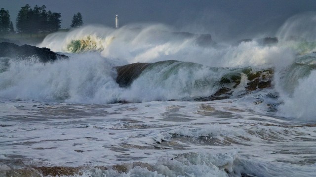 Ilustrasi tsunami. (Foto: Unsplash)
