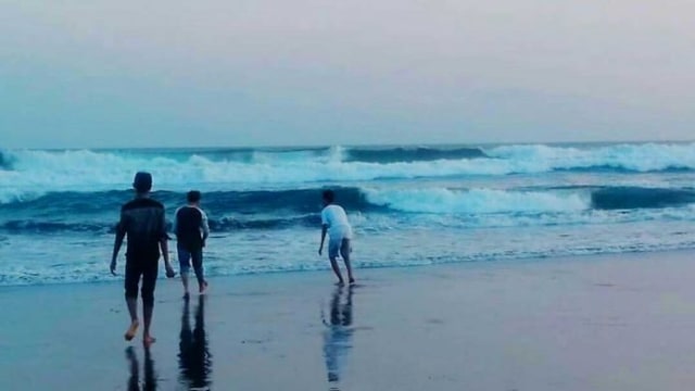 Masuk Daftar Bahaya Tsunami Lumajang Sudah Pasang Alat