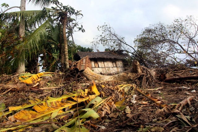 Kerusakan akibat tsunami di Pulau Sebesi, Lampung Selatan. (Foto: ANTARA/Adam Bariq)