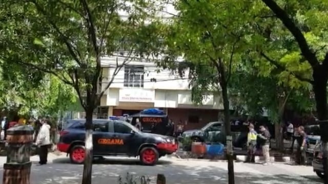 Gegana cek keamanan Vihara Dharma di Jakarta Barat. (Foto: Dok. Isimewa)