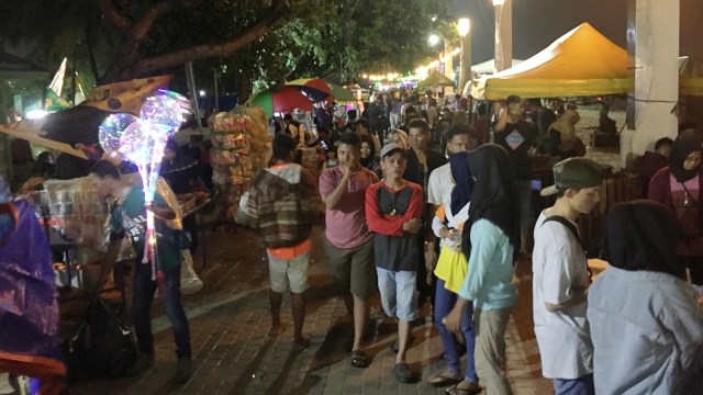 Suasana Ancol ramai pengunjung jelang tahun baru 2019. (Foto: Fachrul Irwinsyah/kumparan)