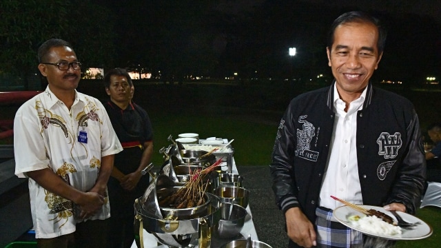 Jokowi Malam Tahun Baruan di Wisma Bayurini, Istana Bogor  (Foto: Agus Suparto - Presidential Palace)