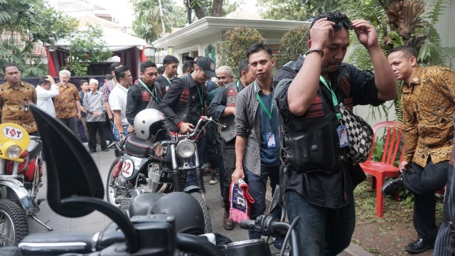 Sejumlah perwakilan geng motor kunjungi kediaman Ma'ruf Amin di Jalan Situbondo, Menteng, Jakarta Pusat. (Foto: Iqbal Firdaus/kumparan)