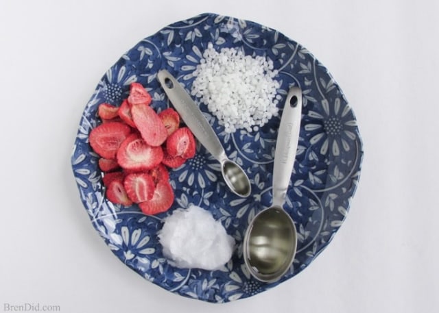 How To Make Homemade Lip Balm (1)