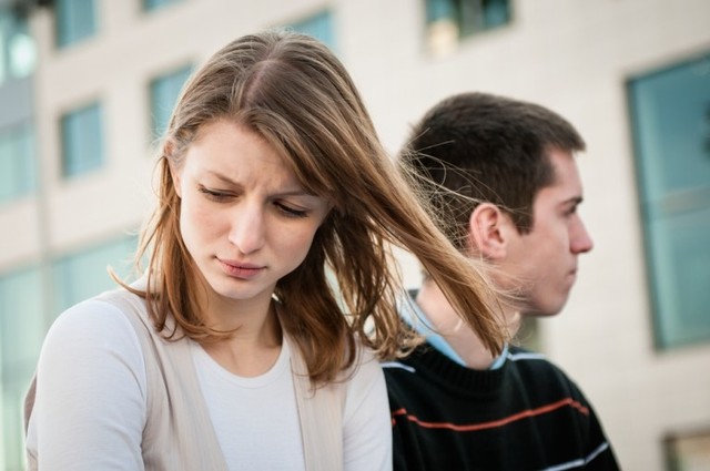 10 Alasan Kenapa Kamu Pacaran dengan Orang yang Salah