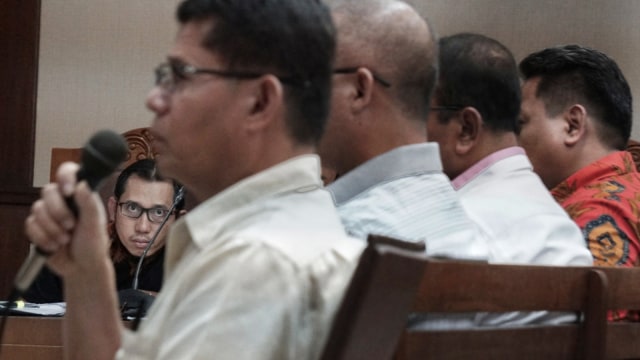 Sejumlah saksi atas terdakwa Yaya Purnomo. (Foto: Jamal Ramadhan/kumparan)