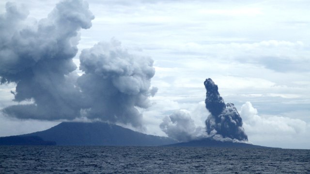 Gunung Anak Krakatau, Erupsi