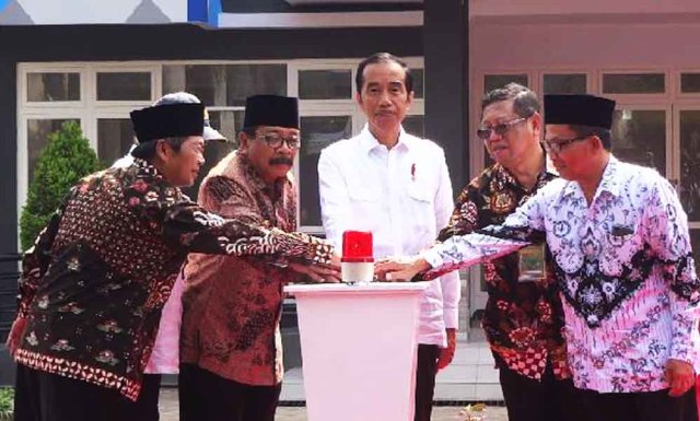 Presiden Joko Widodo Resmikan Empat Proyek di Tulungagung