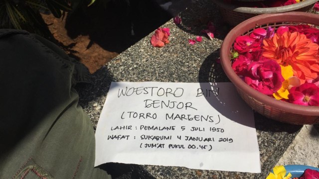 Prosesi pemakaman aktor senior Torro Margens di Sukabumi, Jawa Barat (Foto: Giovanni/kumparan)