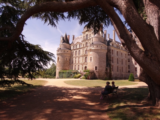 Kastil de Brissac di Prancis yang Dihuni Green Lady (Foto: Flickr / Caroline Piens)