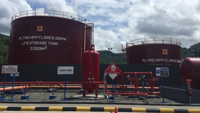 Suasana di Pembangkit Listrik Tenaga Mesin Gas (PLTMG) Flores di Manggarai Barat, NTT. (Foto: Ema Fitriyani/kumparan)