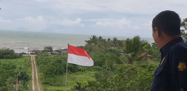 Menteri ESDM Ignasius Jonan meninjau Pos Pengamatan Gunung Api Pasauran Serang Banten. (Foto: Sampe L. Purba)