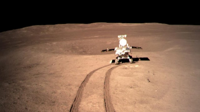 Gambar sisi terjauh bulan yang diambil oleh rover Yutu-2 atau Jade Rabbit. (Foto: China National Space Administration/CNS via Reuters)