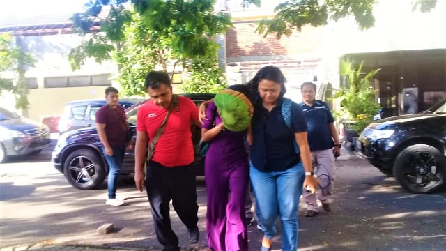 Vanessa Angel saat ditangkap Polda Jatim terkait prostitusi online. (Foto: Dok. Istimewa)