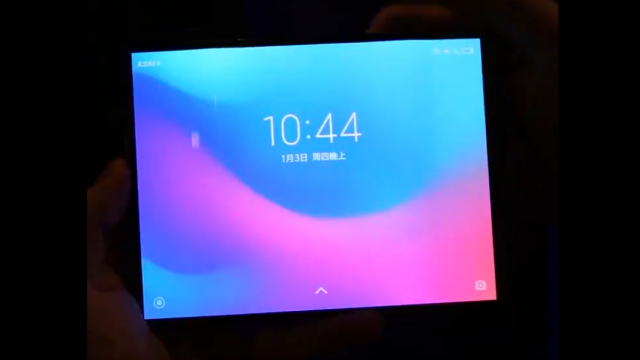 Diduga prototipe smartphone layar lipat Xiaomi (Foto: Evan Blass/Twitter)