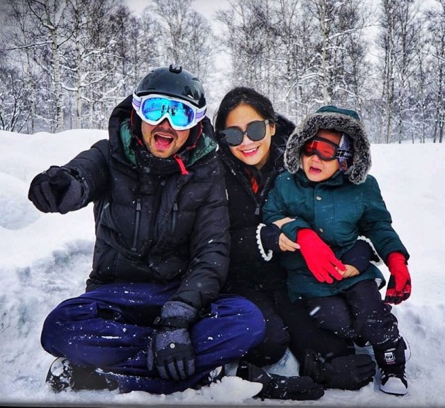 Raffi Ahmad,Nagita Slavina dan Rafathar saat liburan bersama. (Foto: Instagram/@raffinagita1717)