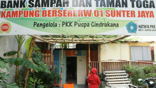 Bank sampah dan Tanaman Toga di Kampung Kangkungan, Kelurahan Sunter Jaya, Jakarta Utara. (Foto: Nugroho Sejati/kumparan)