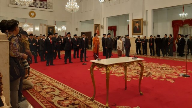 Suasana saat Presiden Joko Widodo melantik 16 Dubes RI untuk negara sahabat di Istana Negara, Jakarta. (Foto: Jihad Akbar/kumparan)