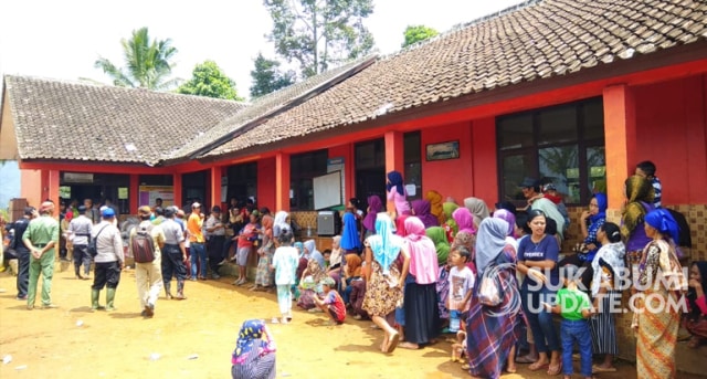 Dua Sekolah di Cisolok Sukabumi Dipakai Tanggap Darurat Bencana, Siswa Belajar di Rumah