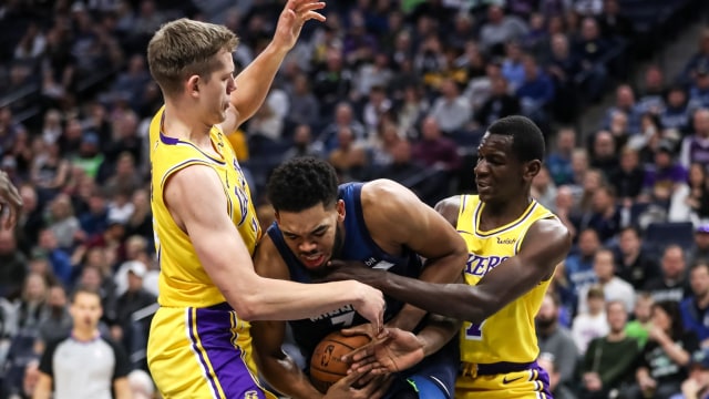 Lakers takluk di kandang Timberwolves. (Foto: Brace Hemmelgarn/Reuters)