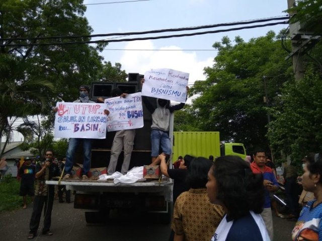 Warga Duga Ada Kejanggalan dalam Penanganan Limbah Pabrik di Pasuruan