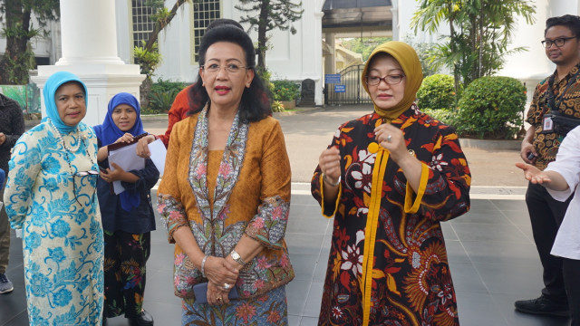 Gusti Kanjeng Ratu Hemas dan Anggota DPD RI di Istana Presiden. (Foto: Yudhistira Amran Saleh/kumparan)