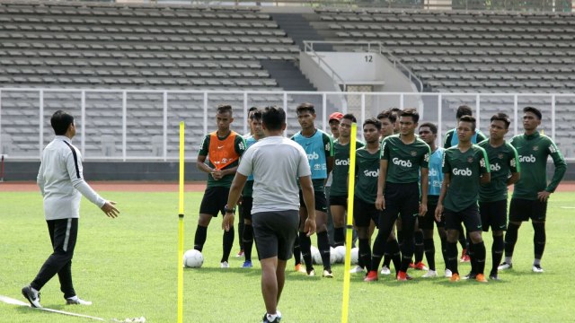 Timnas Indonesia U-22 bersama Pelatih Timnas Indonesia U-22, Indra Sjafri berlatih Jelang Laga AFF. (Foto: Helmi Afandi Abdullah/kumparan)