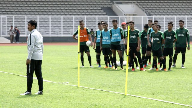 Timnas Indonesia U-22 bersama Pelatih Timnas Indonesia U-22, Indra Sjafri berlatih Jelang Laga AFF. (Foto: Helmi Afandi Abdullah/kumparan)