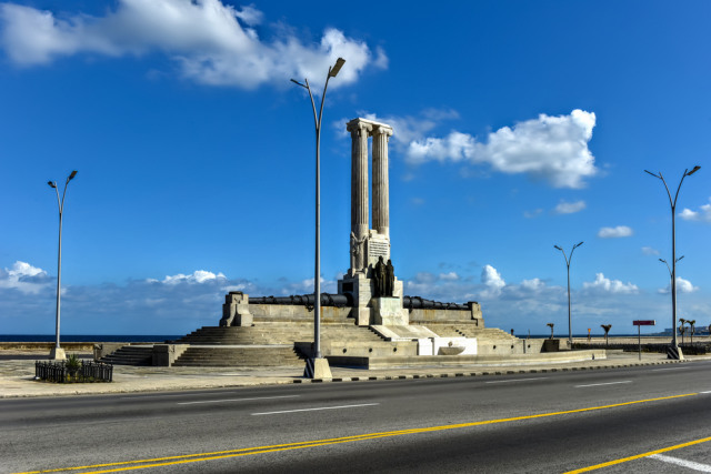 Monumen Peringatan Korban Ledakan USS Maine di Havana, Kuba. (Foto: Shutter Stock)