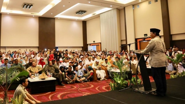 Capres nomor urut 02 Prabowo Subianto dalam acara Temu Kader, Simpatisan dan Relawan dalam Kegiatan Prabowo Menyapa Masyarakat Sulawesi Tengah di Hotel Santika, Palu. (Foto: Dok. Tim Media Prabowo)