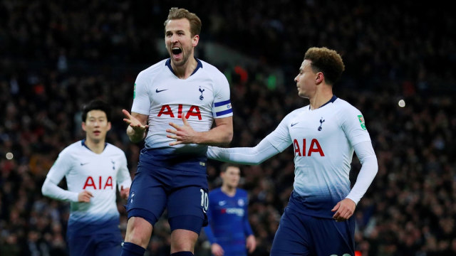 Harry Kane merayakan gol ke gawang Chelsea. (Foto: Reuters/Andrew Couldridge)