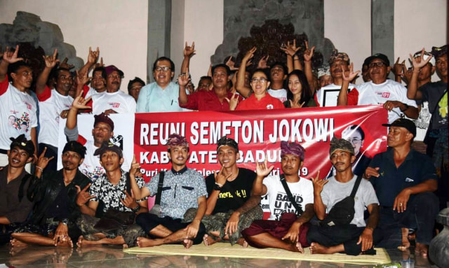 Deklarasi kesiapan pemenangan Jokowi oleh Semeton Jokowi, Selasa (8/1) - kanalbali/IST