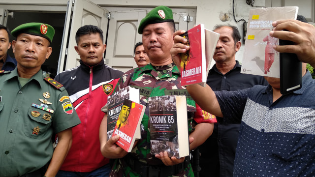 Pemilik Toko Tak Tahu Buku yang Disita TNI Bermuatan Komunisme