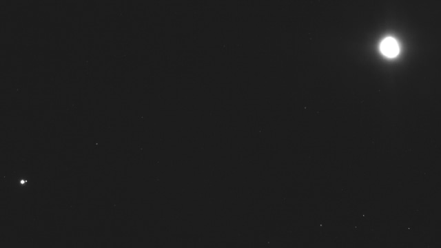 Foto Bumi, Bulan, dan asteroid Bennu diambil dari jarak sekitar 110 juta kilometer. (Foto: dok: NASA/Goddard/University of Arizona/Lockheed Martin Space)