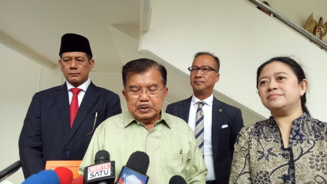 Wakil Presiden Jusuf Kalla usai rapat penanganan bencana Lombok dan Sulawesi Tengah. (Foto: Kevin Kurnianto/kumparan)